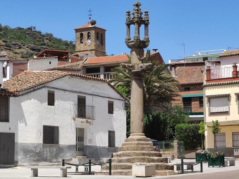 hospedium-la-posada-de-bayuela-plaza-dee-San-Antonio-3